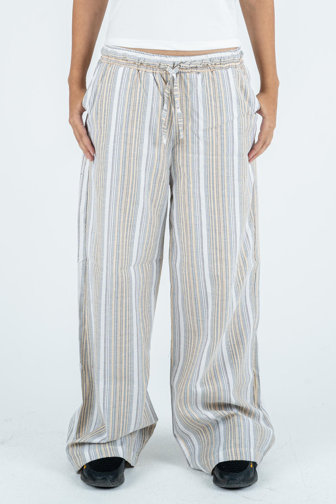 loose wide leg pants