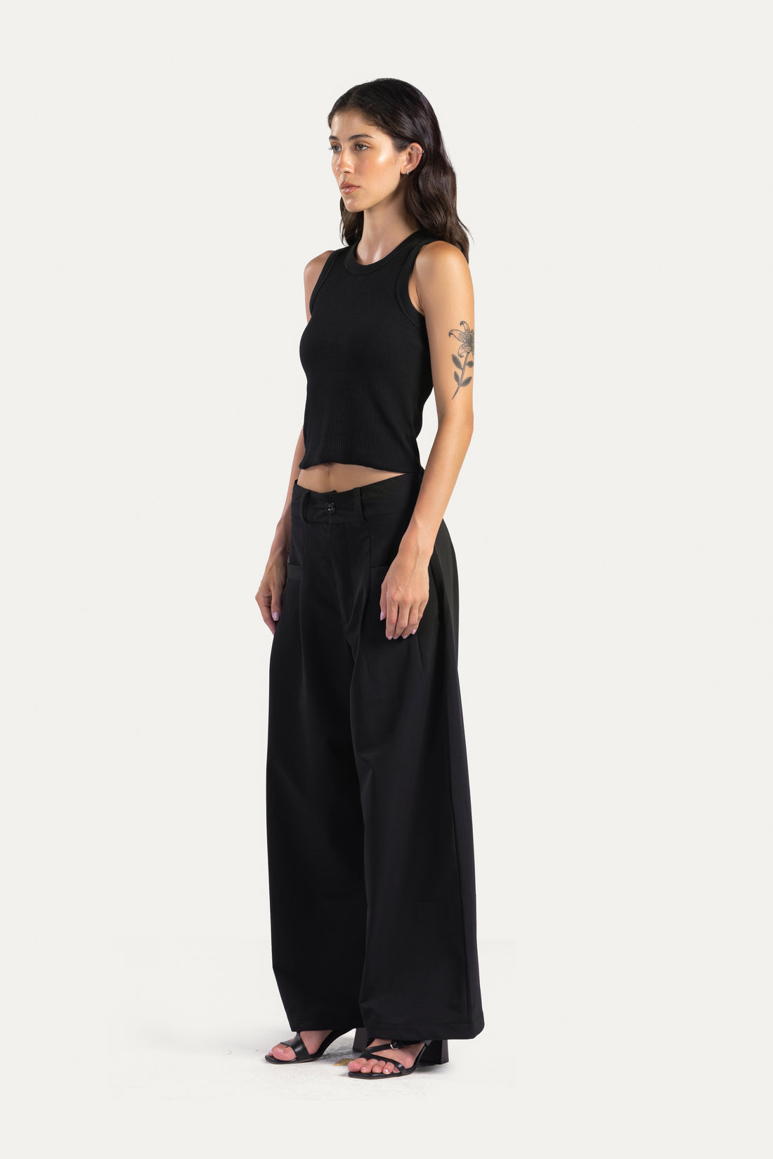 Pleated wide leg pants