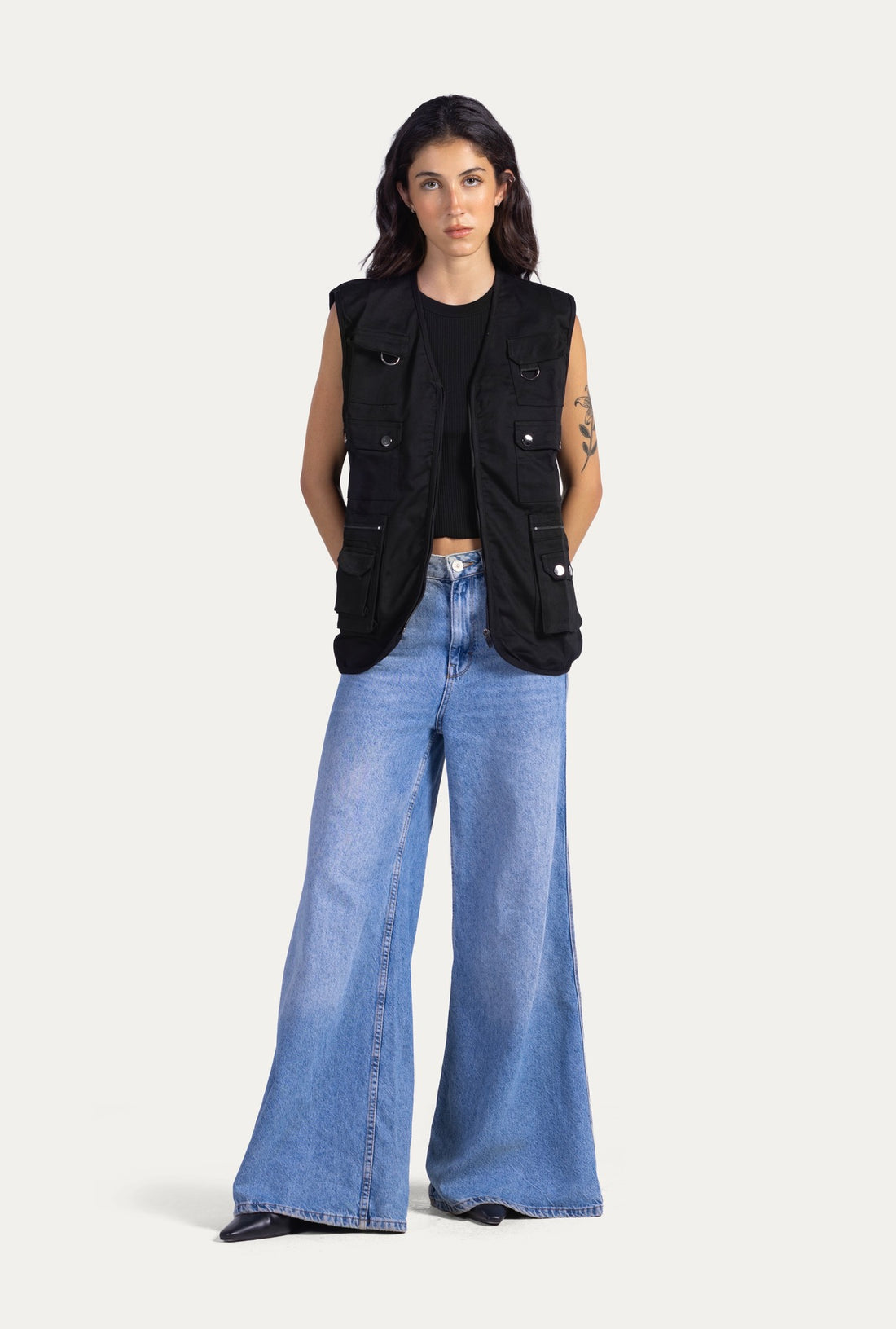 Multi pockets vest