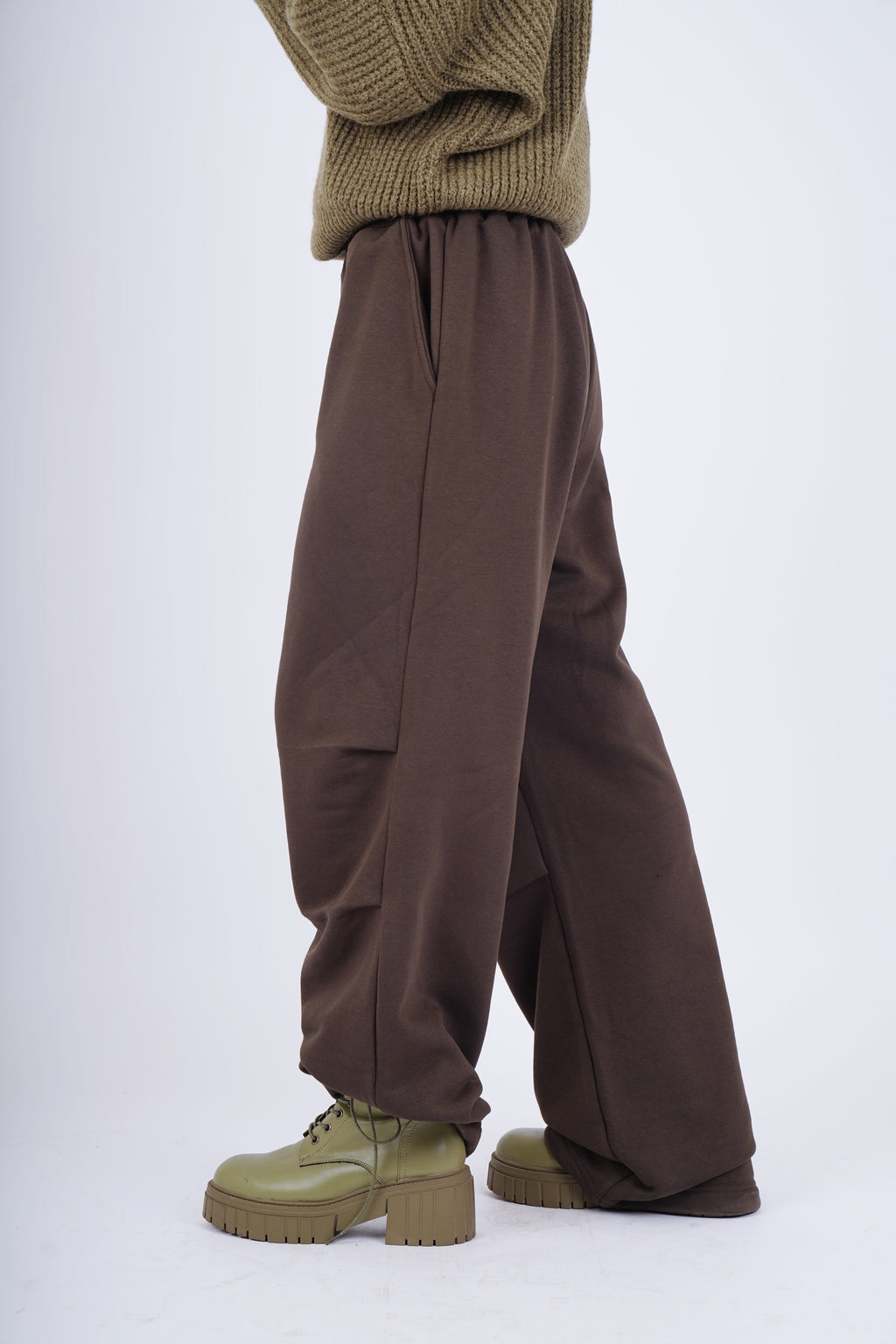 parachute pants - brown
