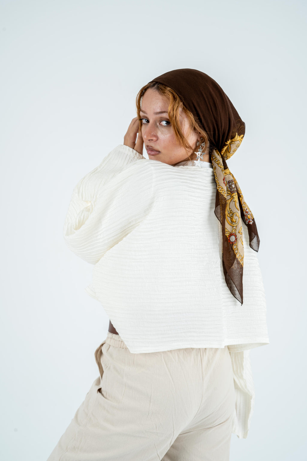 Crew neck loose blouse