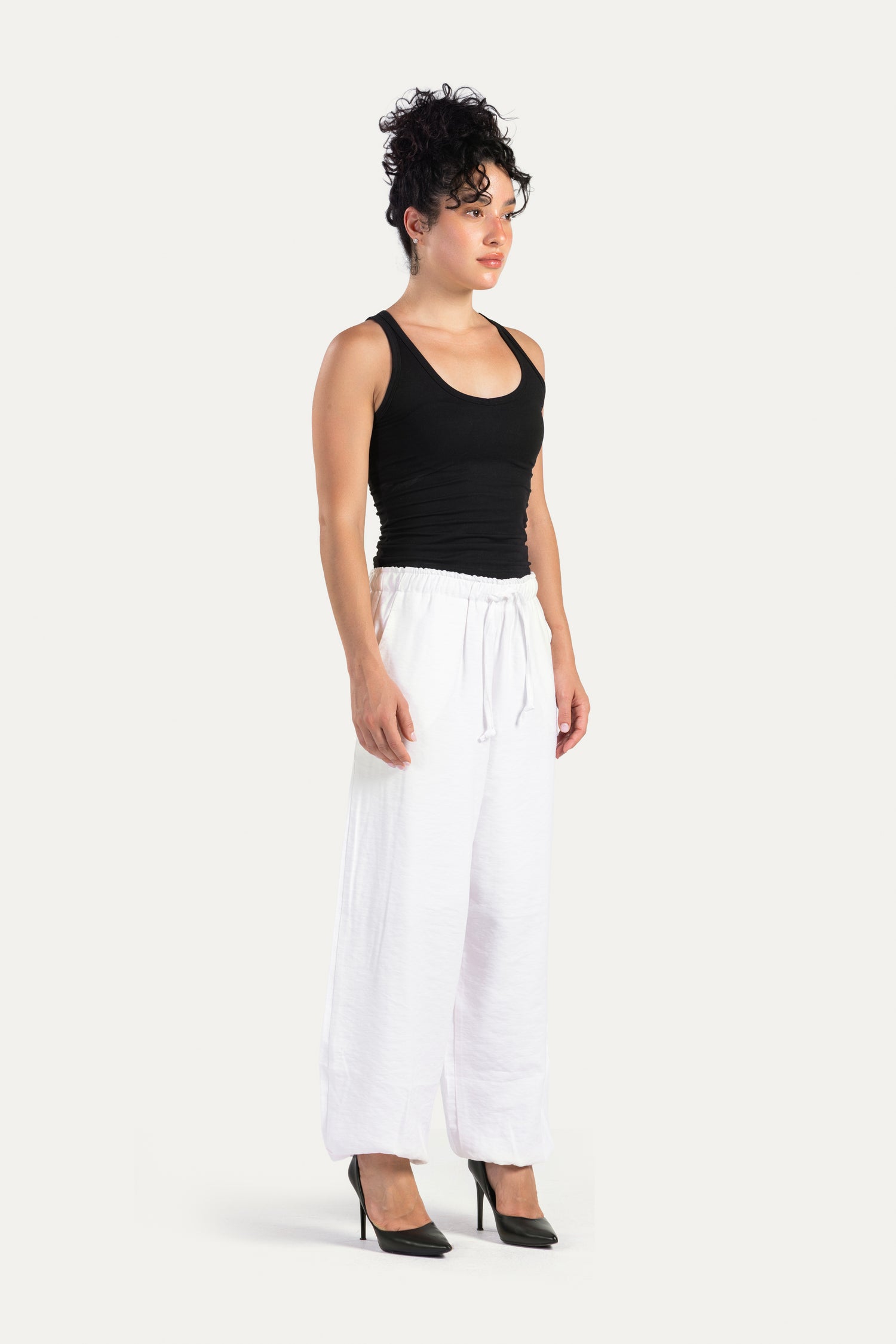 Ballon-fit linen pants
