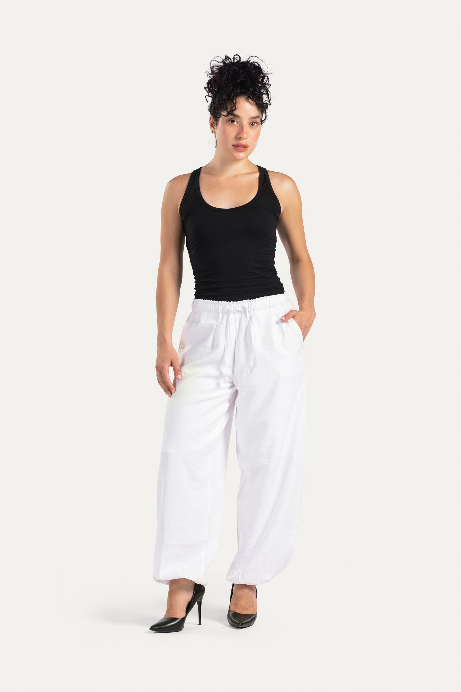 Ballon-fit linen pants