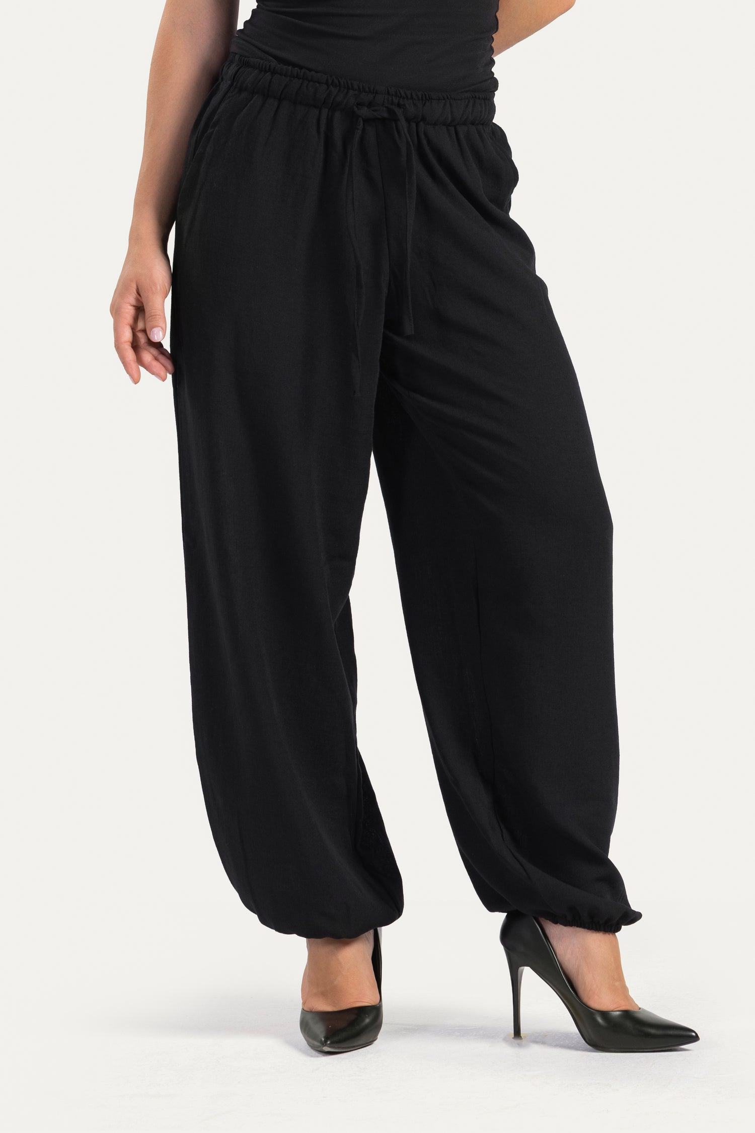 Ballon-fit linen pants