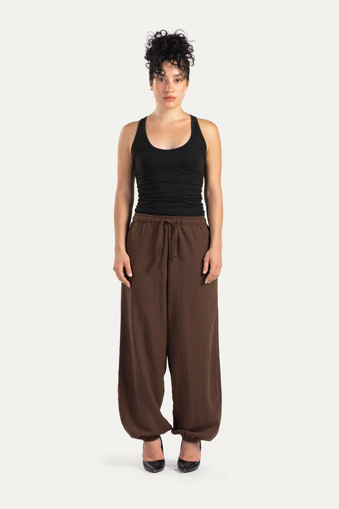 Ballon-fit linen pants
