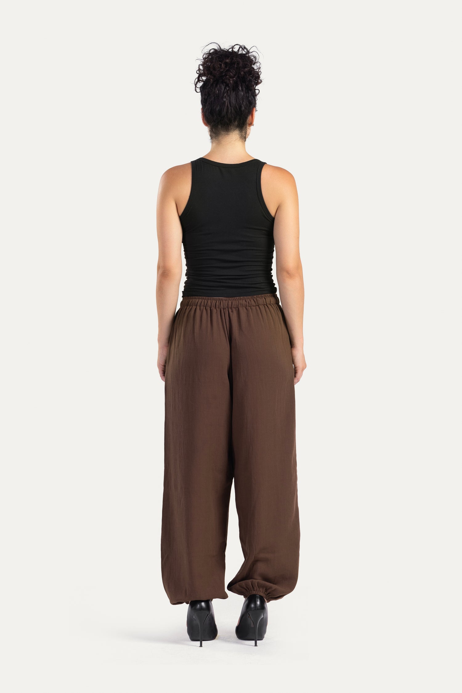 Ballon-fit linen pants