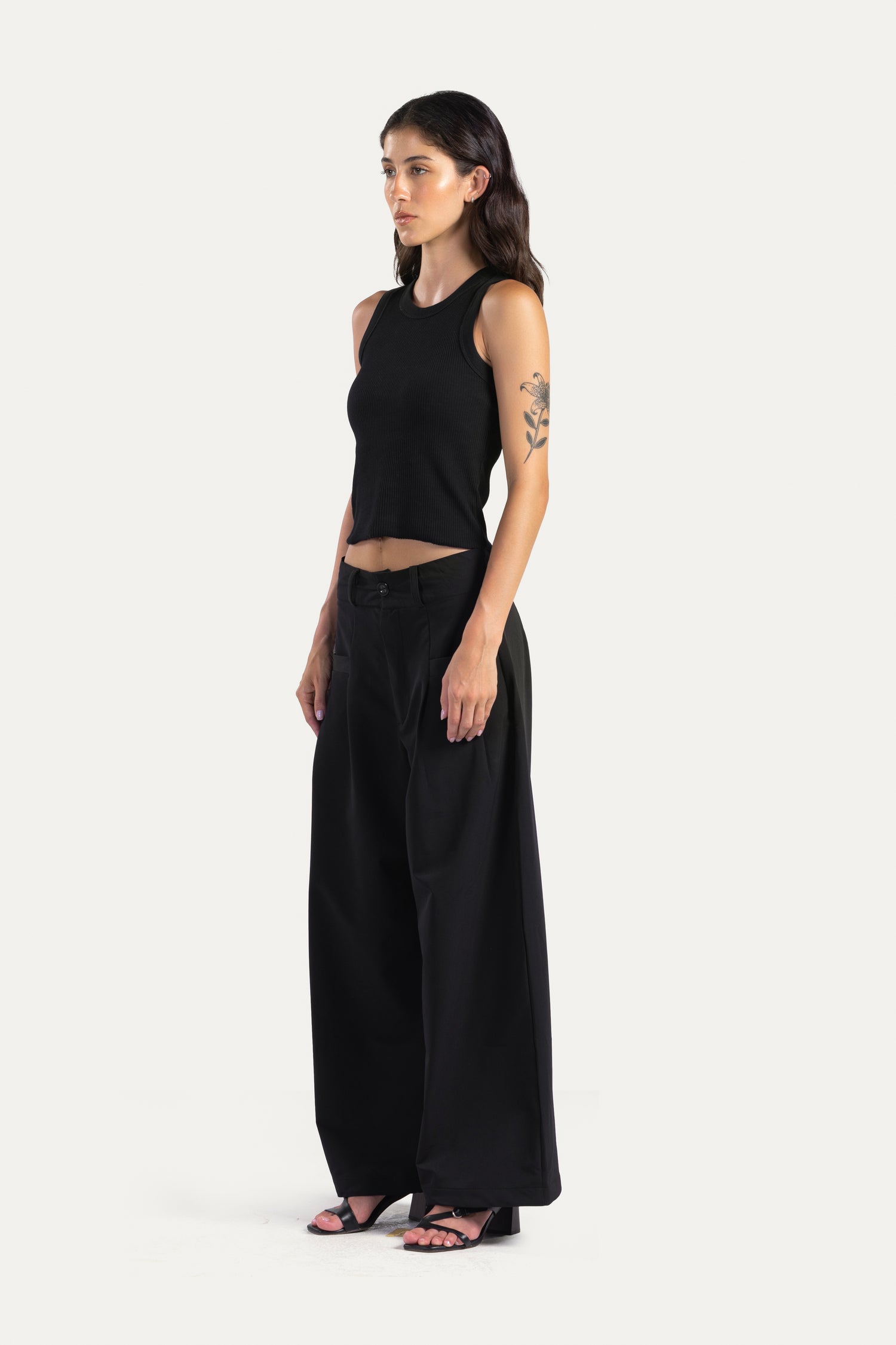 Pleated wide leg pants