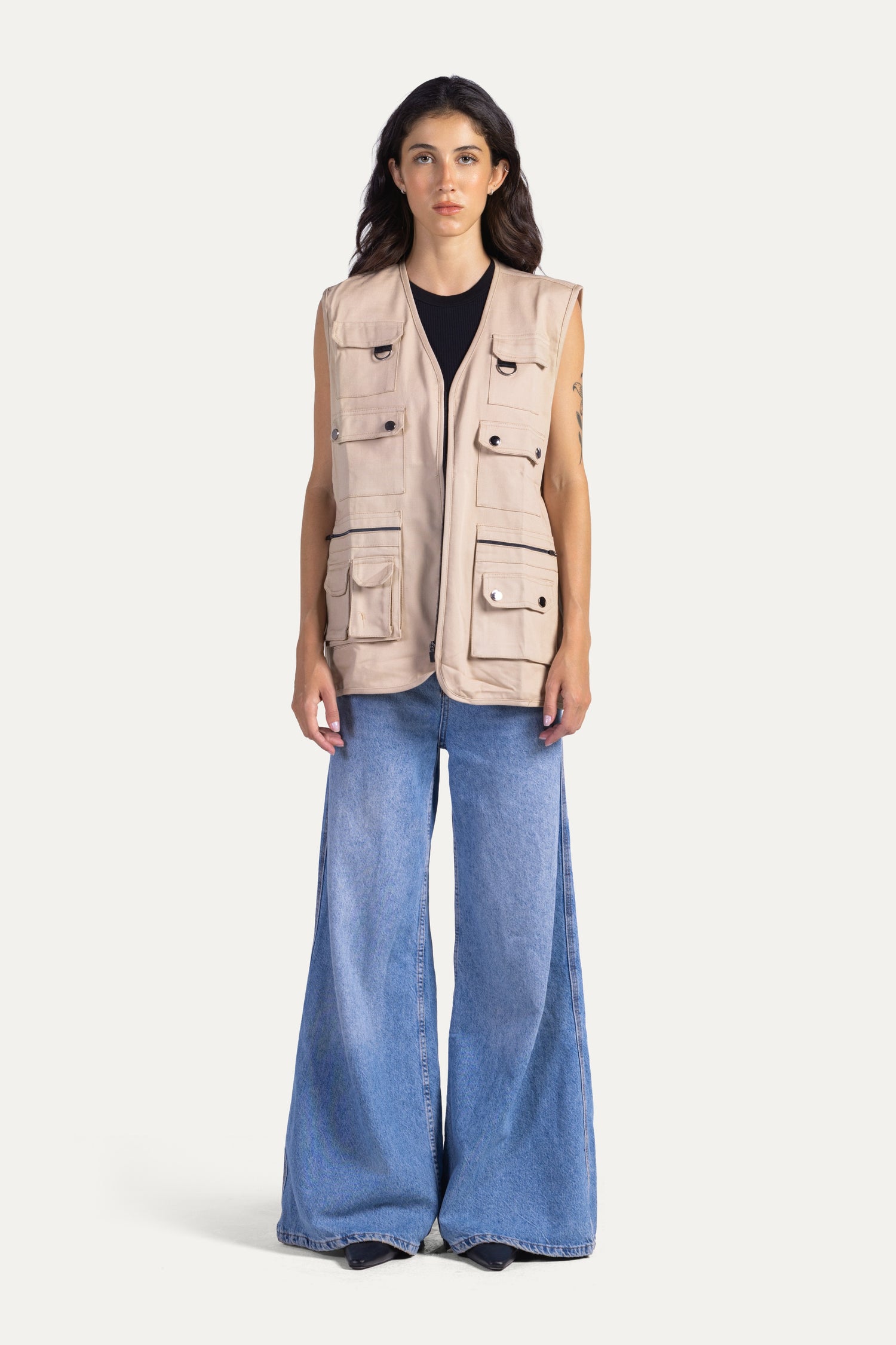 Multi pockets vest