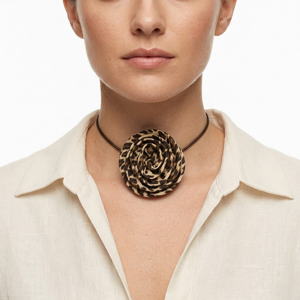 Rose flower choker
