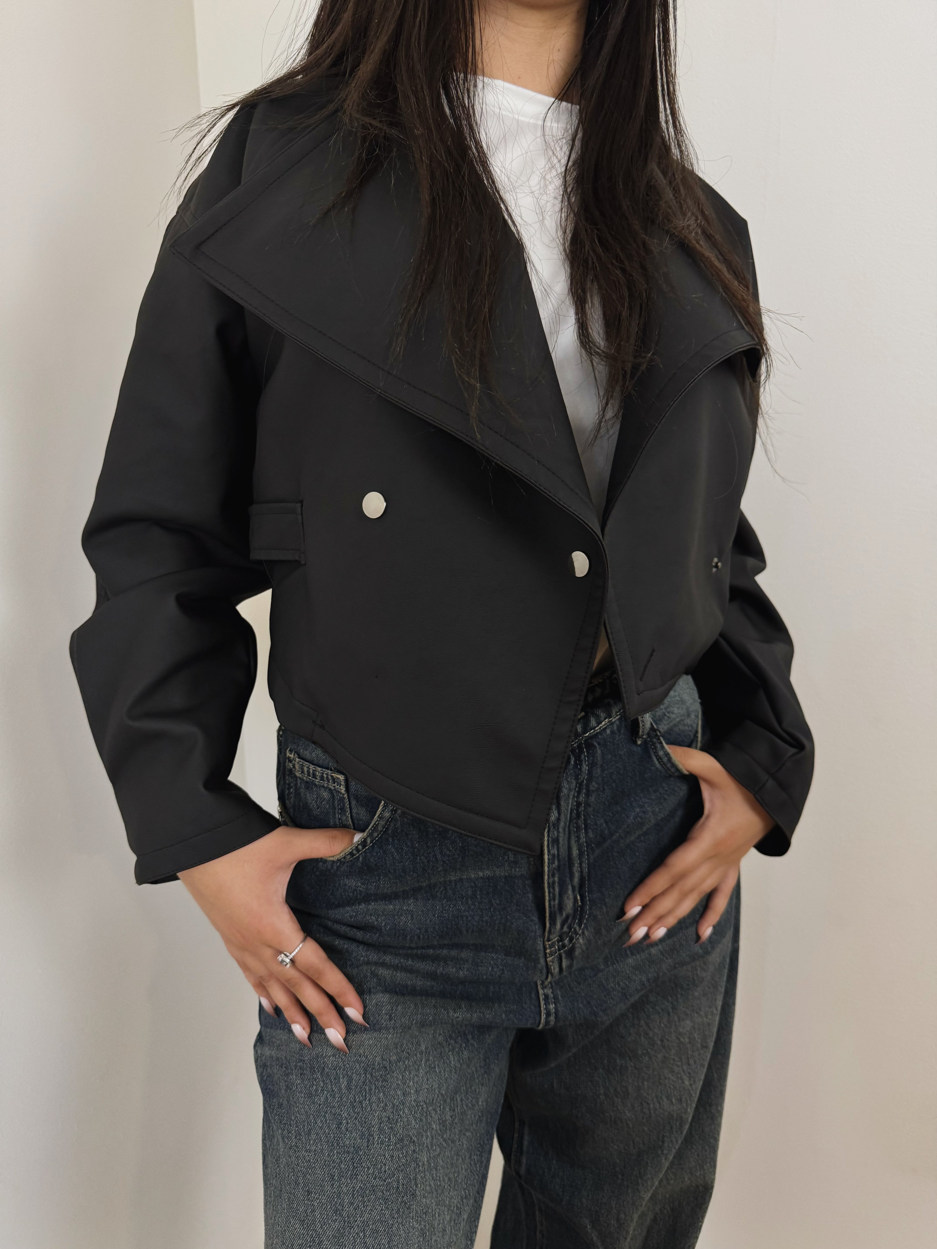 Cropped leather jacket