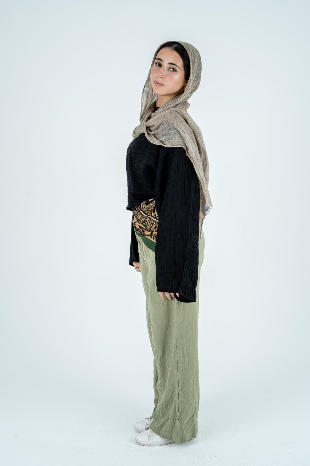 Crew neck loose blouse