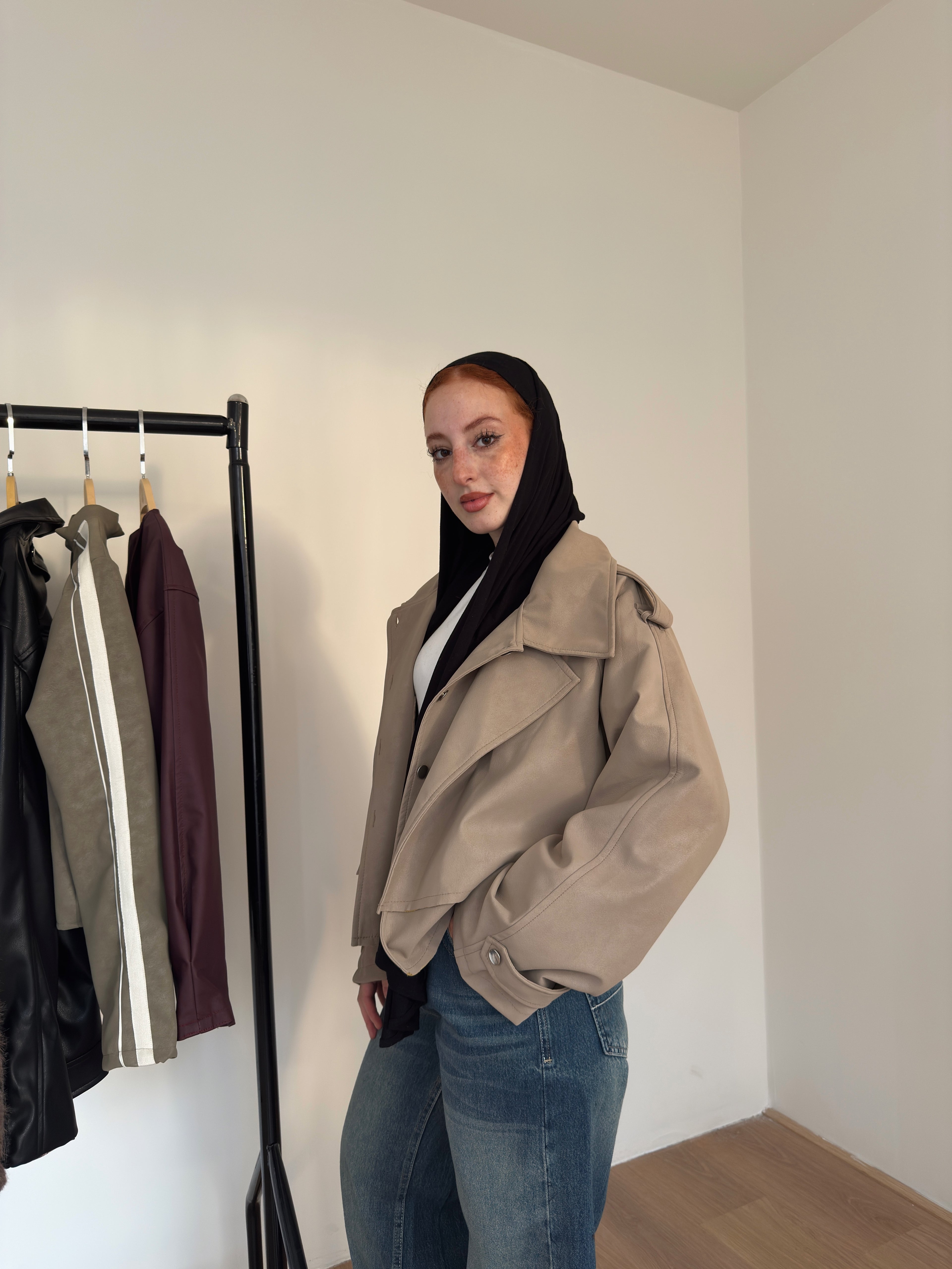 Cut-off ballon leather jacket