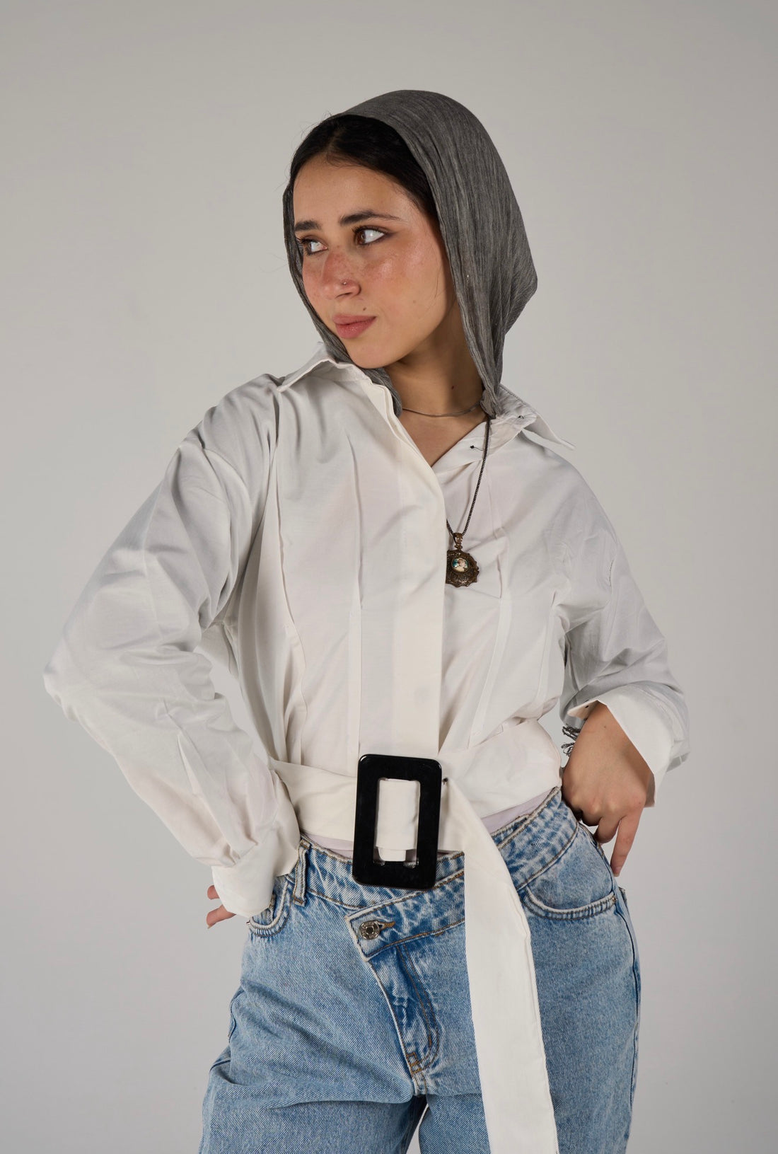 Shirt with belt - white