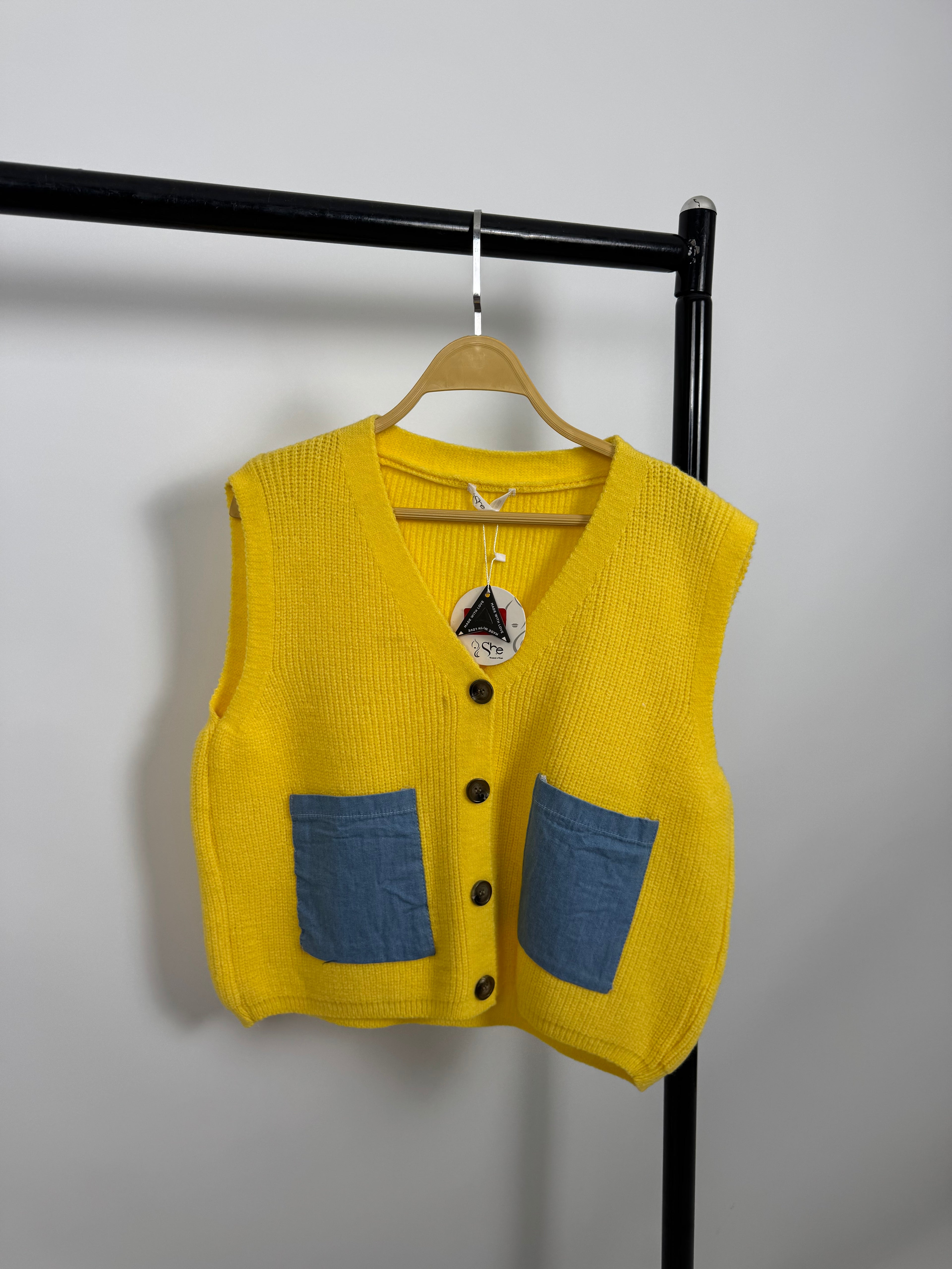 Knit vest