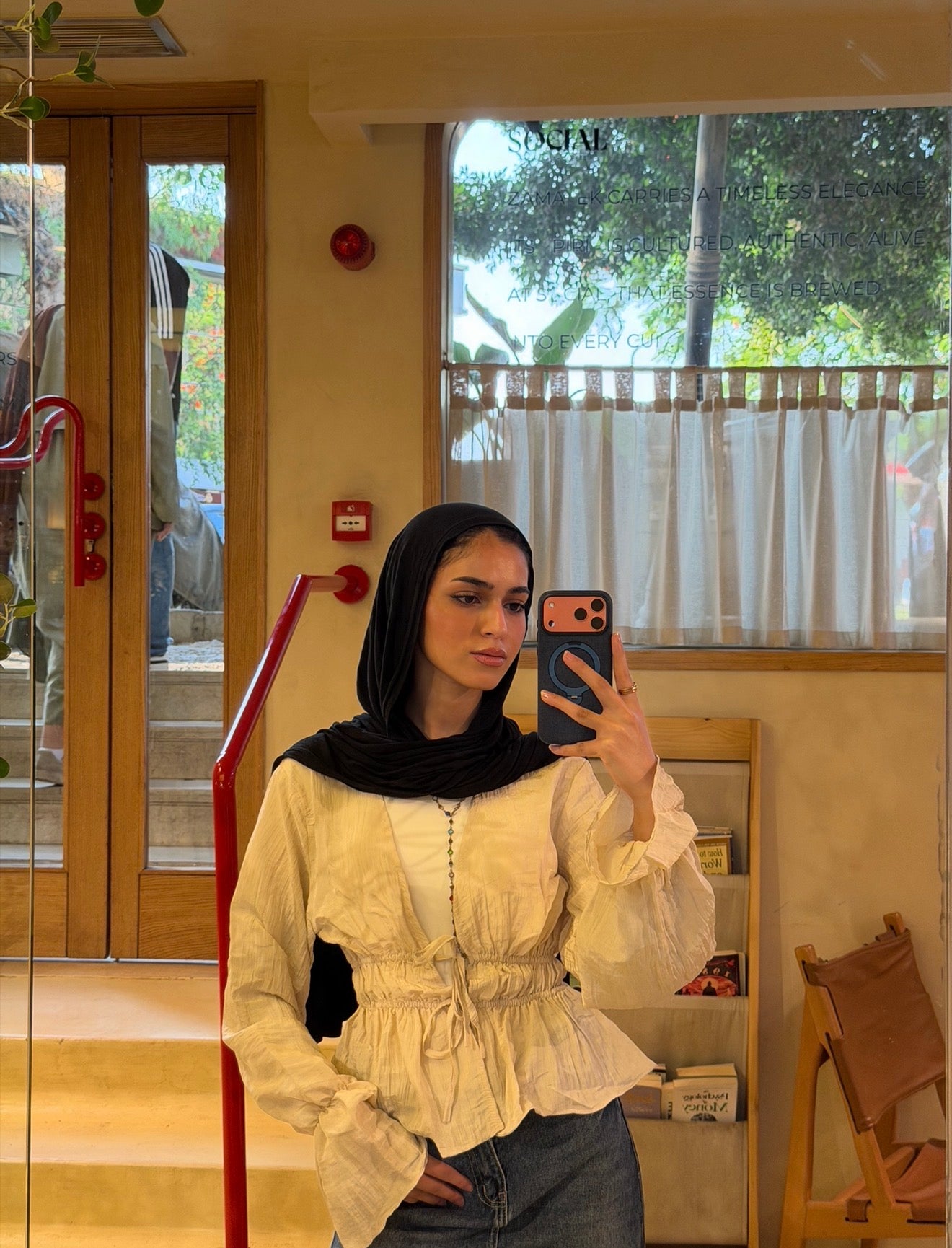 Fluffy ties blouse - beige