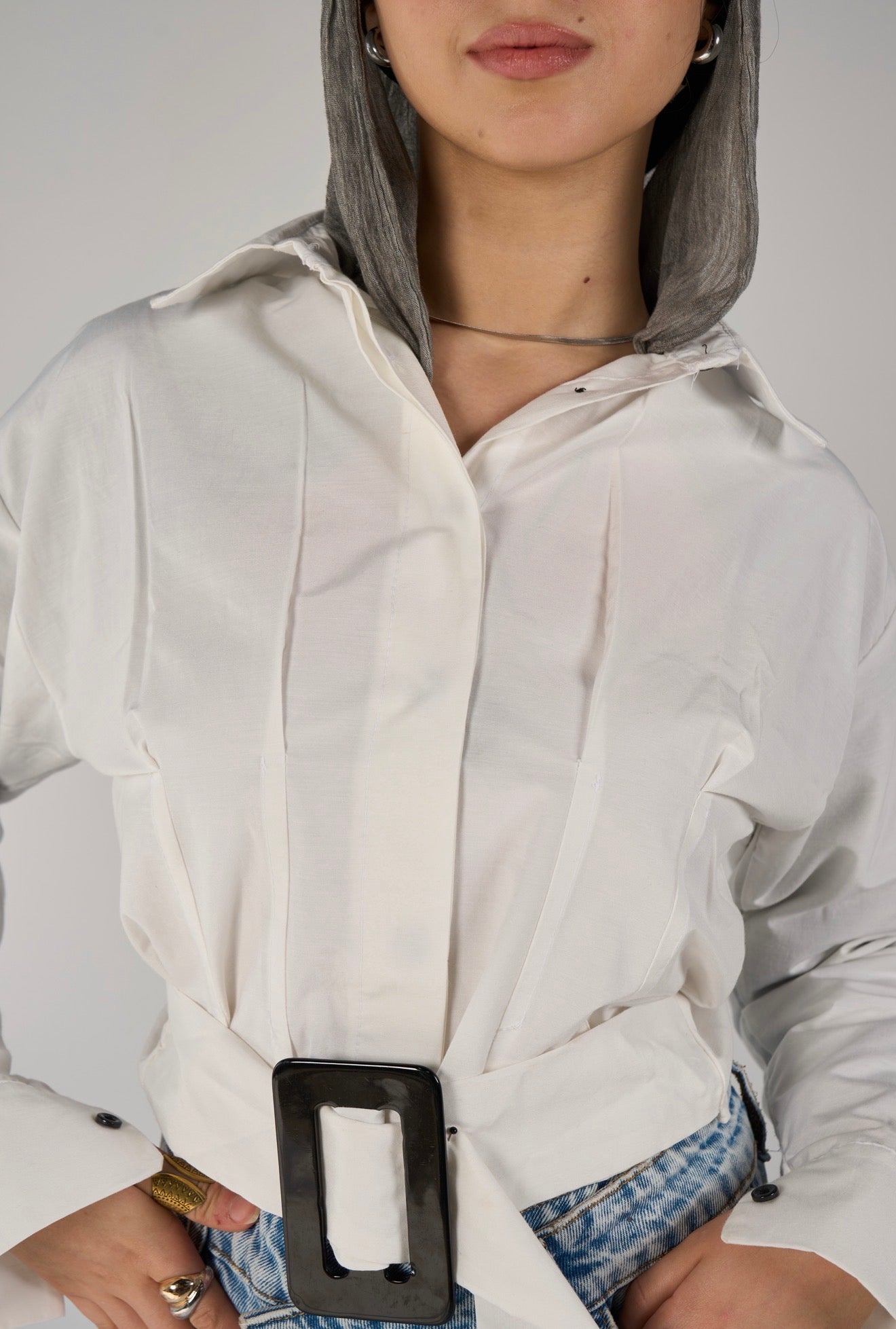 Shirt with belt - white
