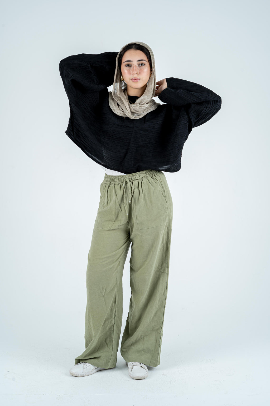 Crew neck loose blouse