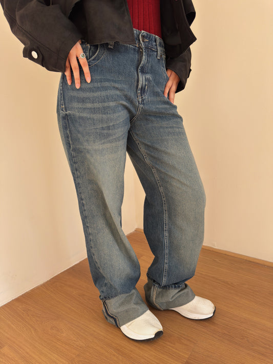 Loose wide leg jeans