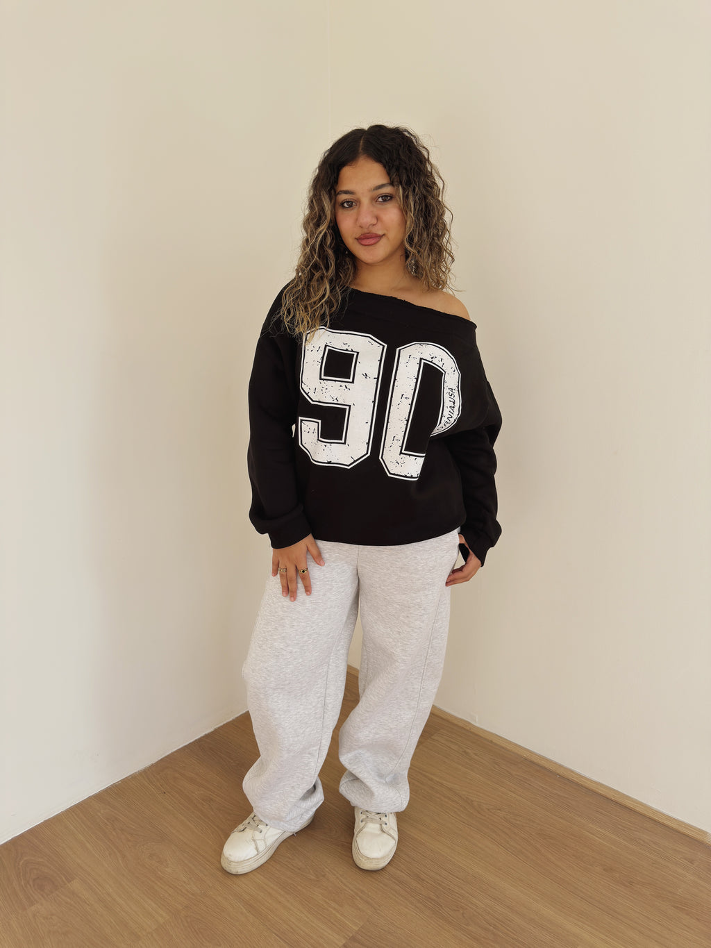 Sweatshirt off-shoulder 90