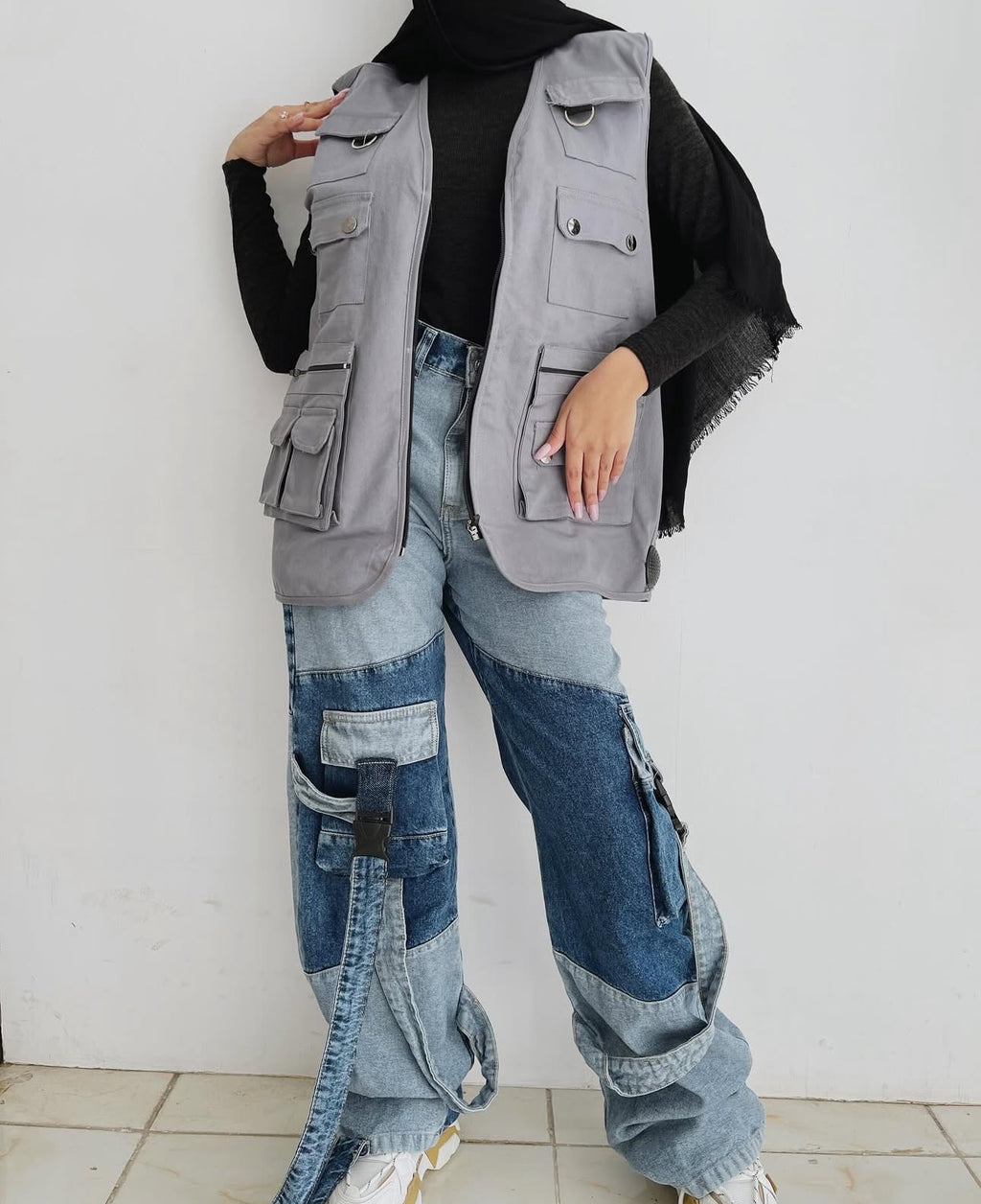 Multi pockets vest