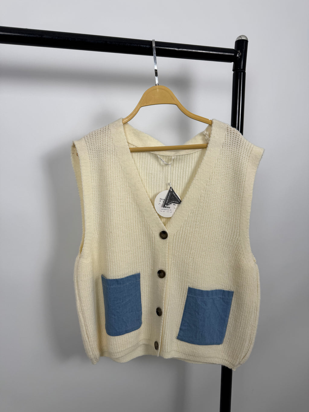 Knit vest