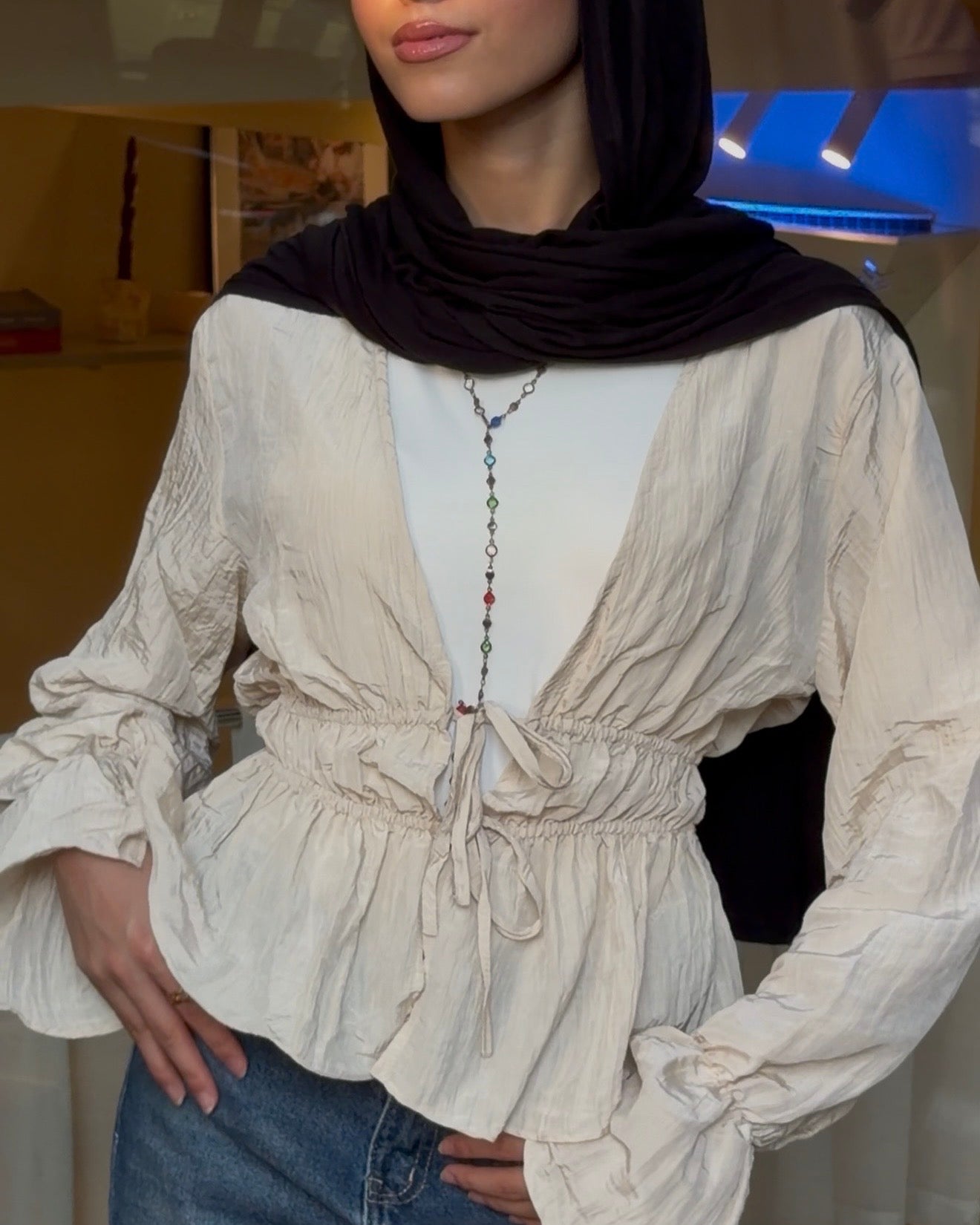 Fluffy ties blouse - beige