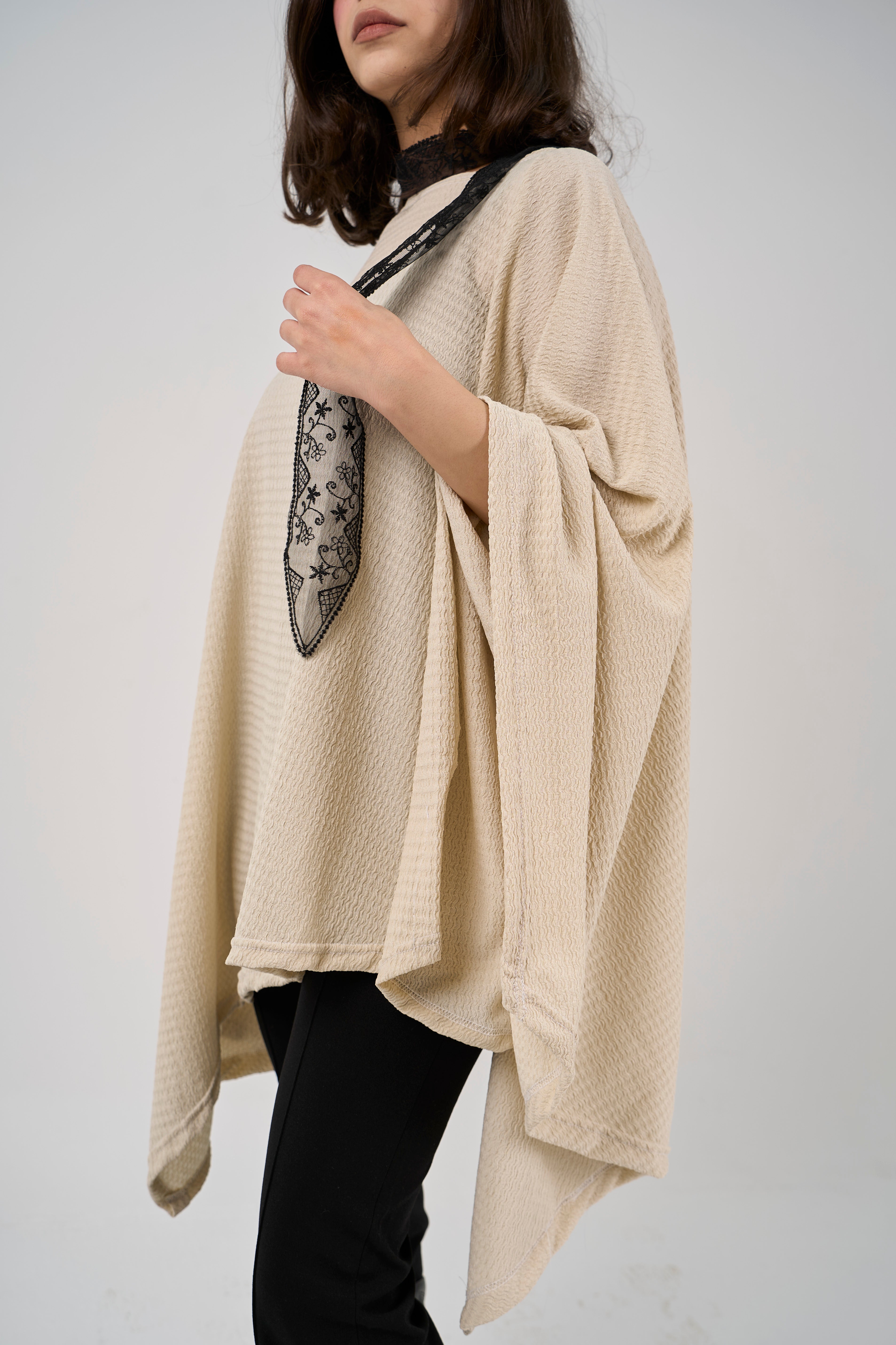 Hollow-out shawl - Beige
