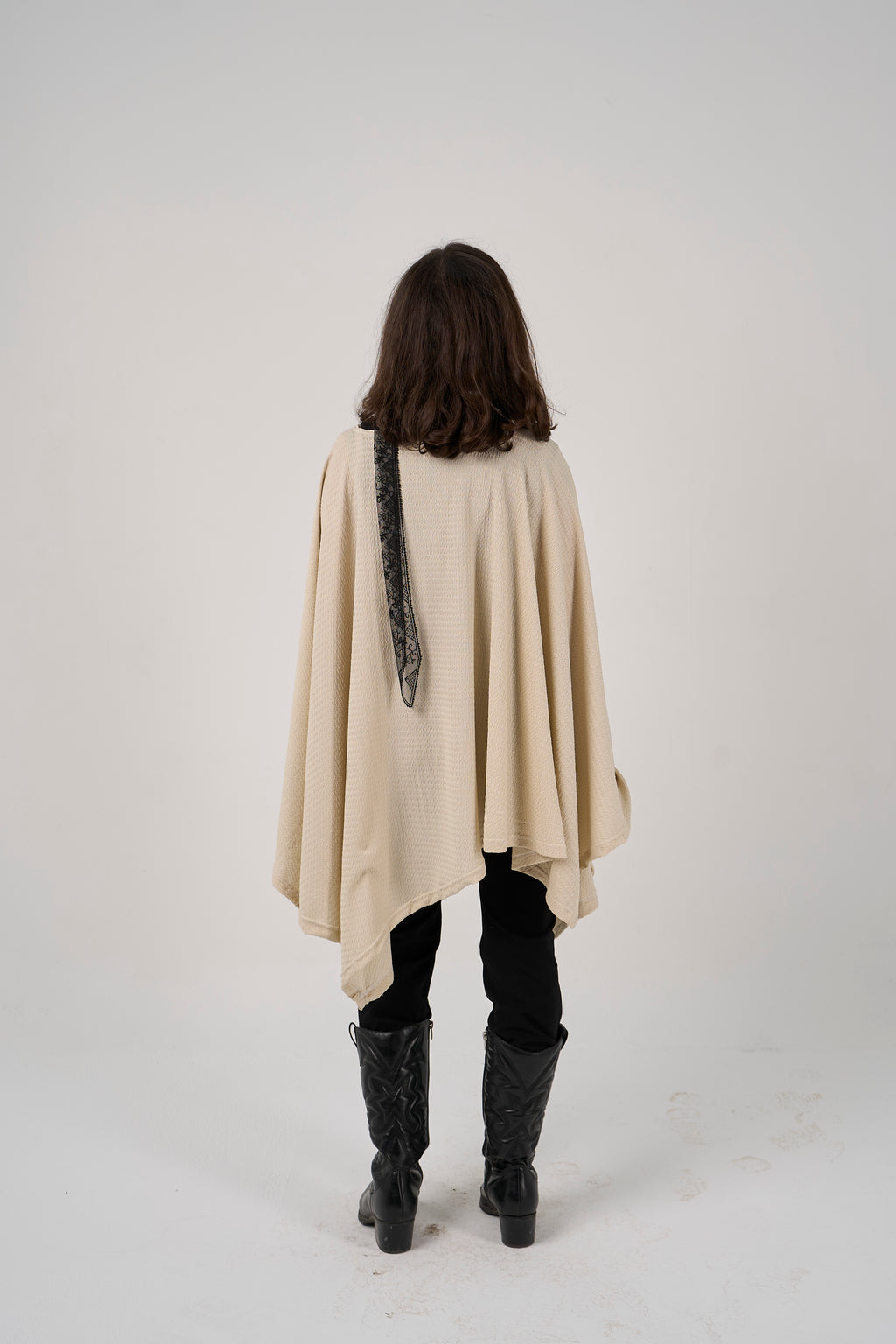 Hollow-out shawl - Beige