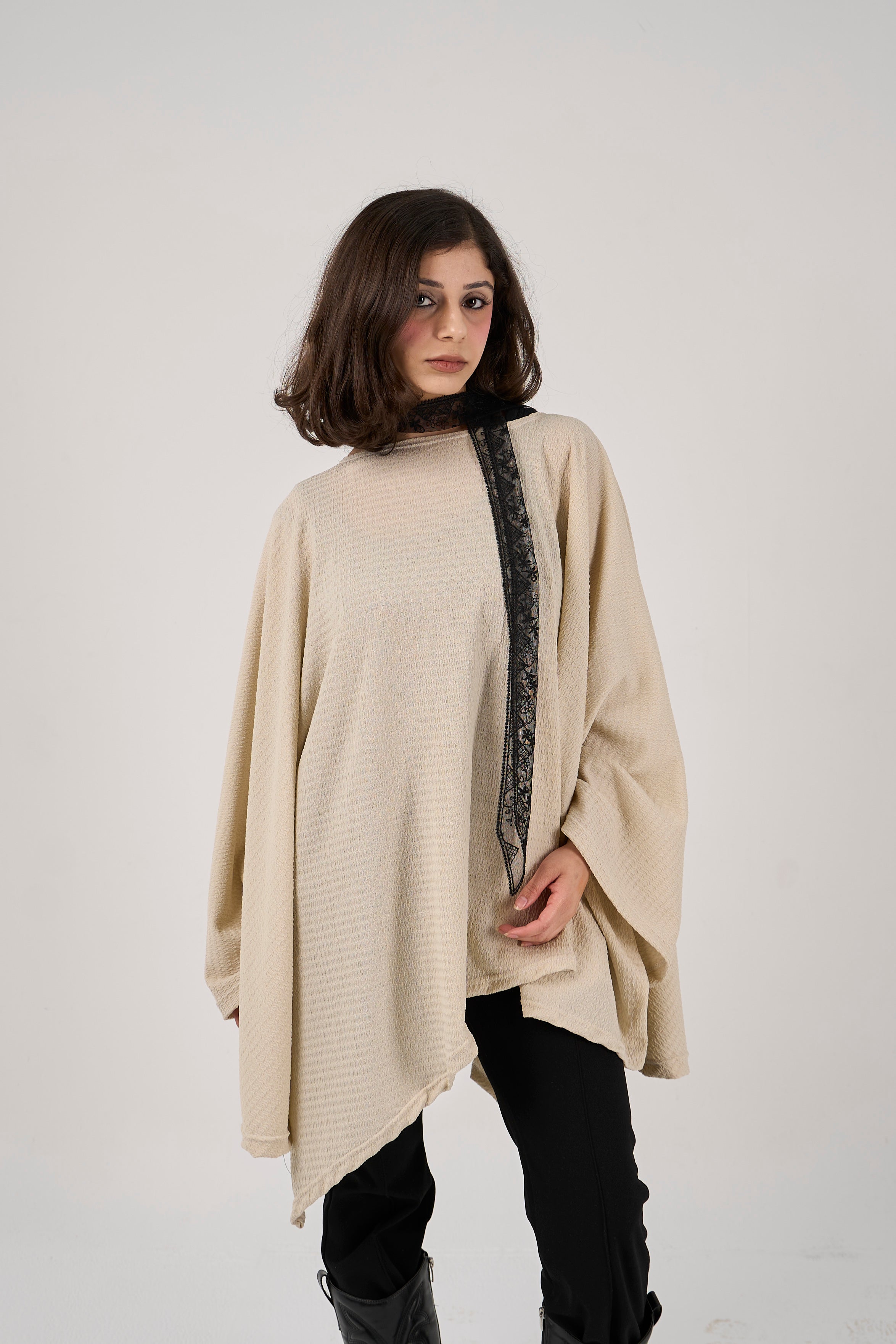 Hollow-out shawl - Beige