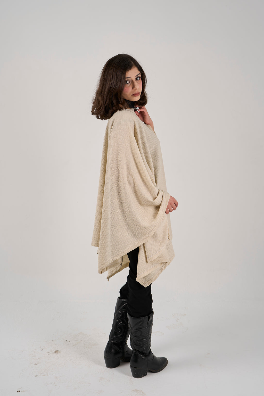 Hollow-out shawl - Beige