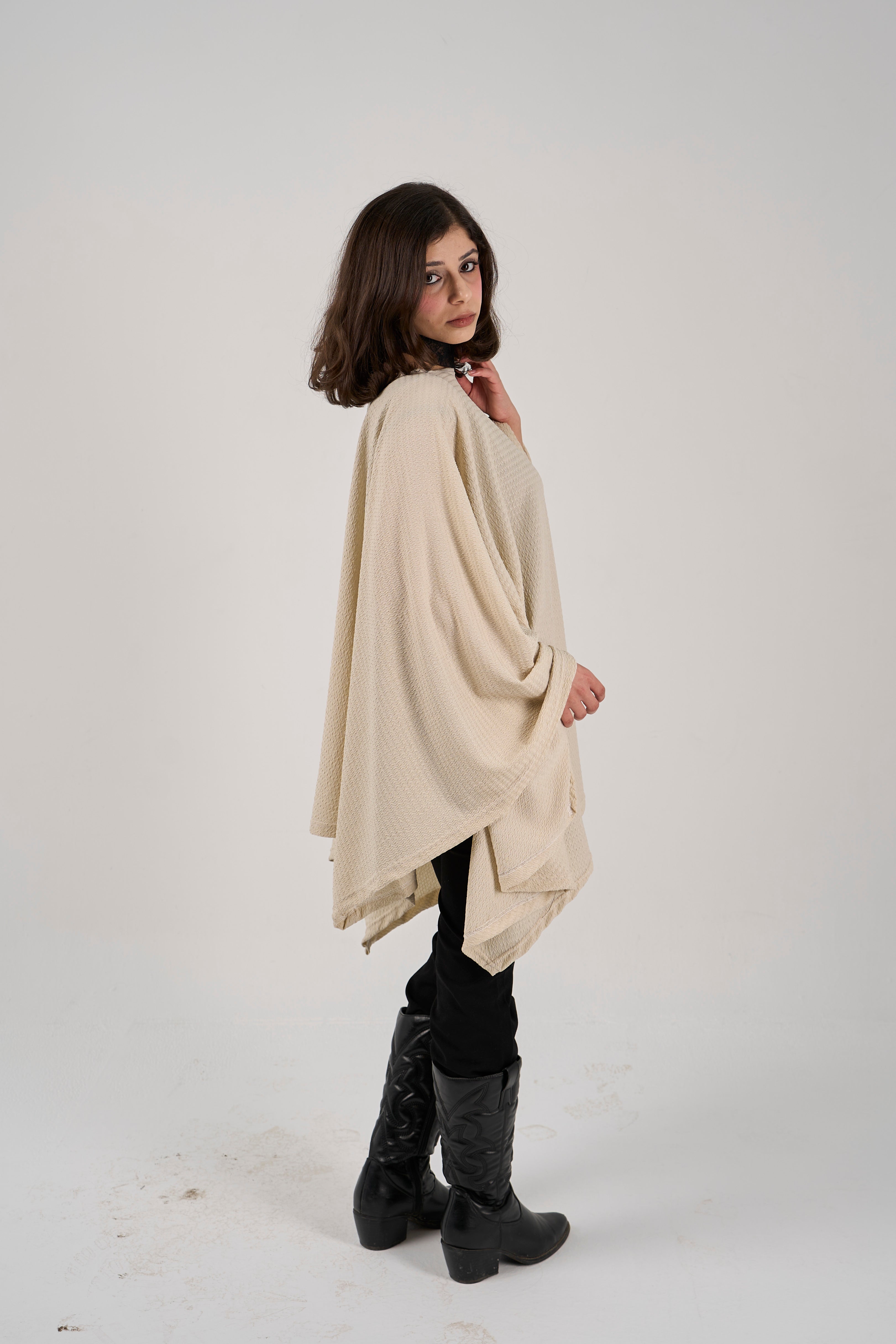 Hollow-out shawl - Beige