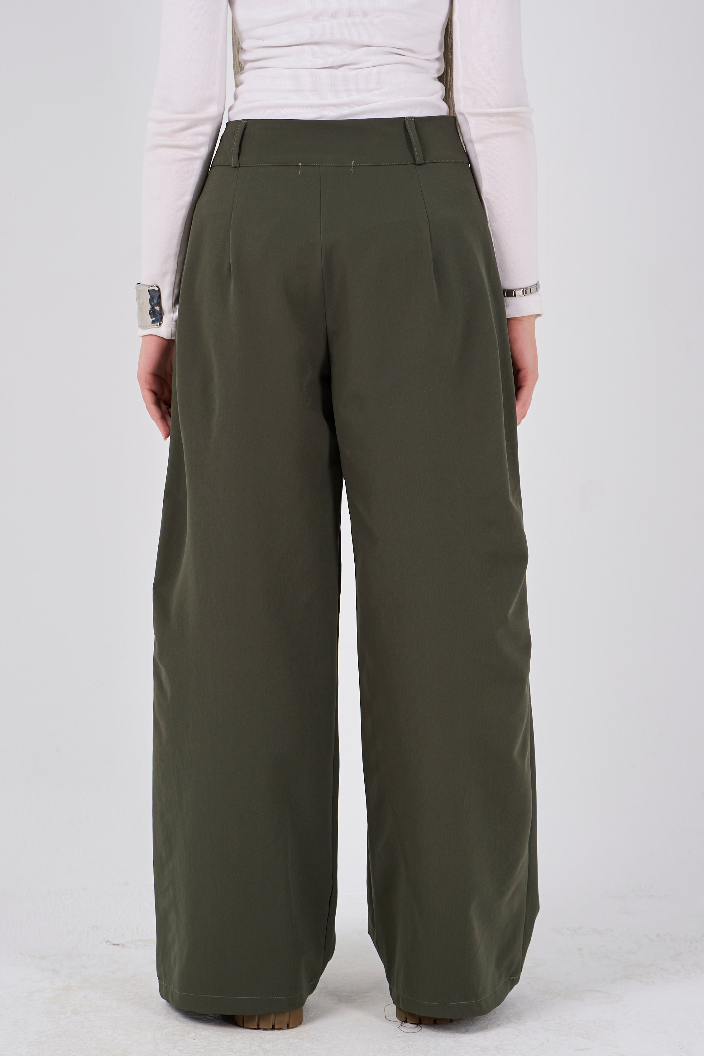 Loose Pants - olive