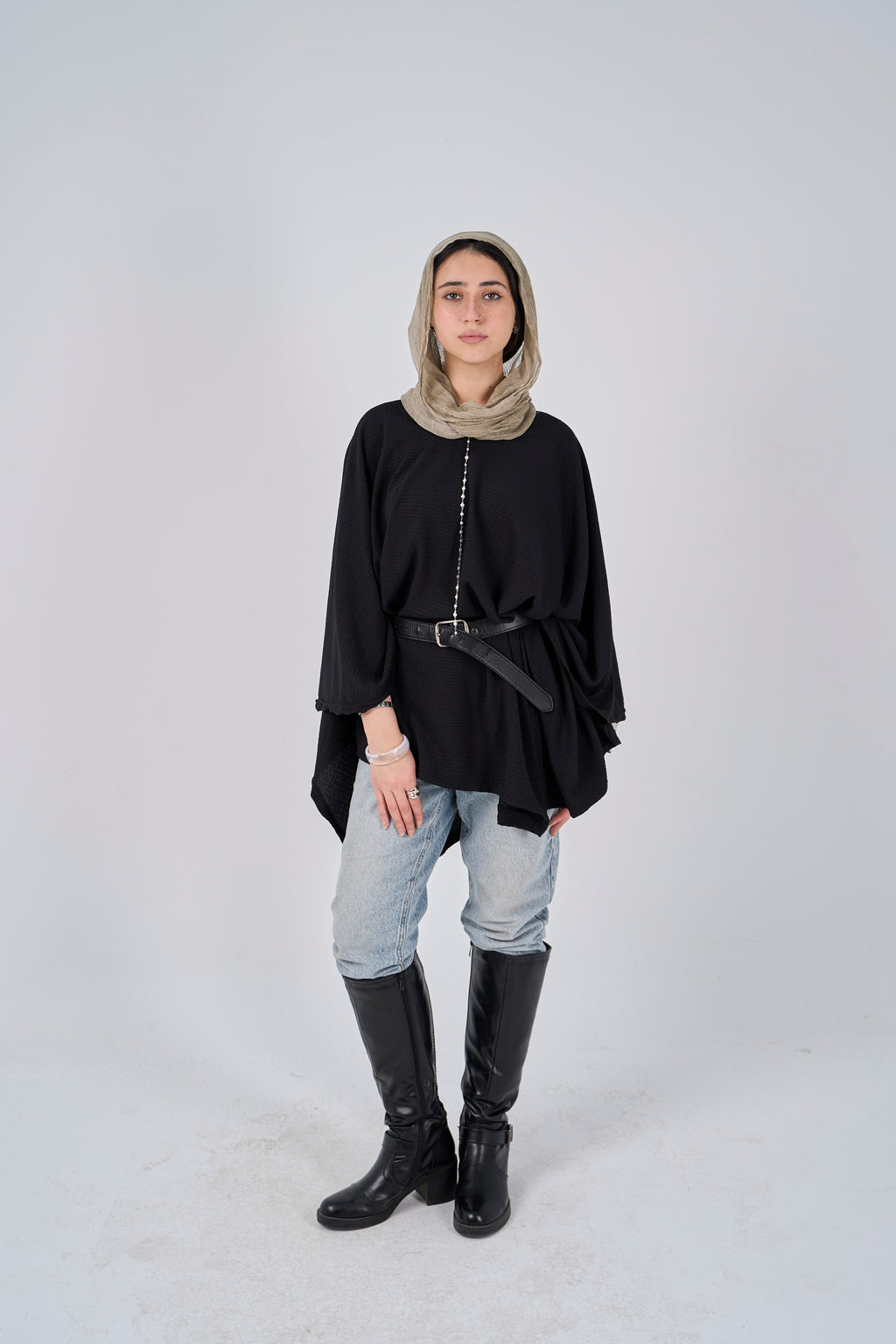 Hollow-out shawl - Black