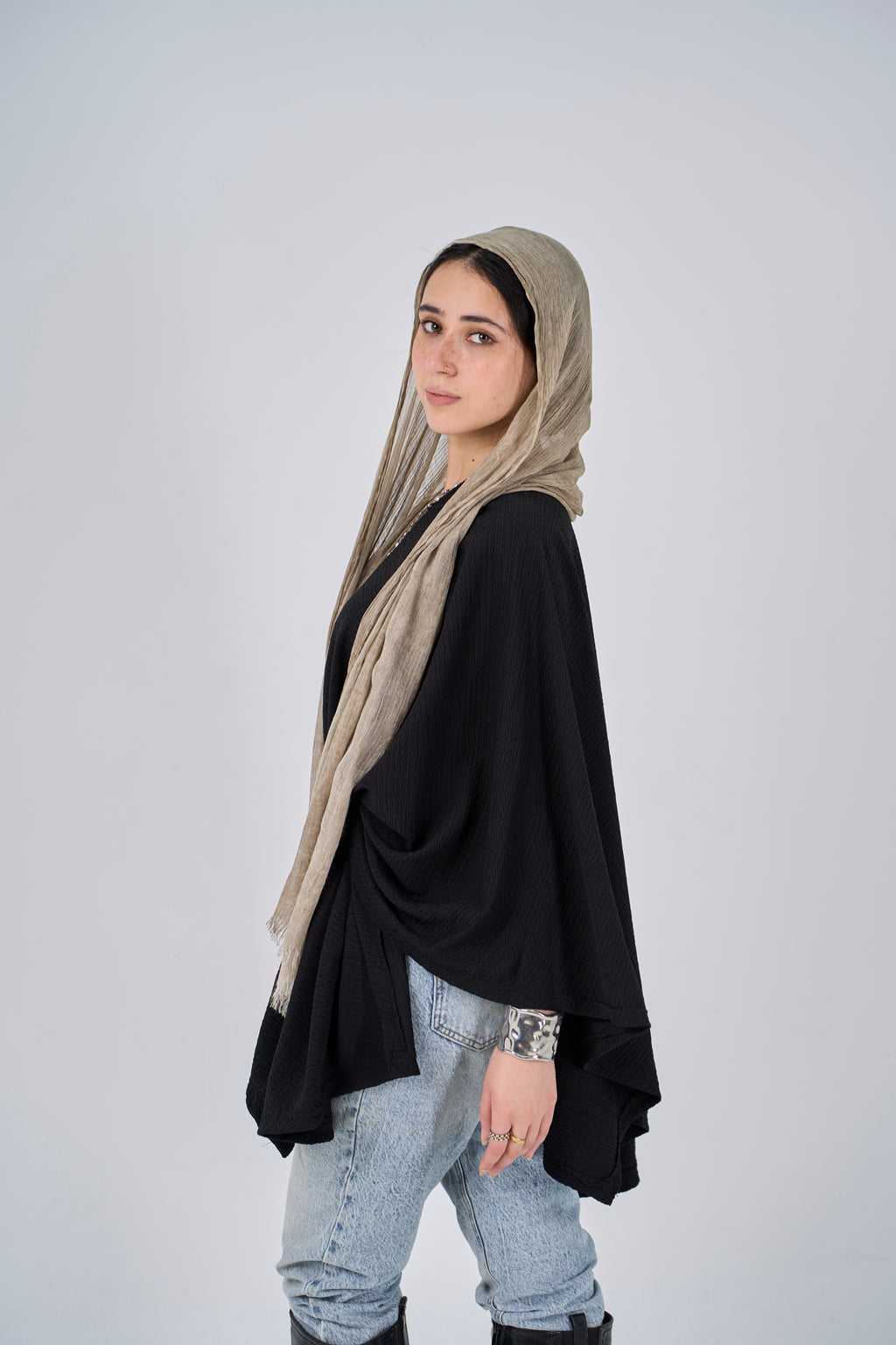 Hollow-out shawl - Black