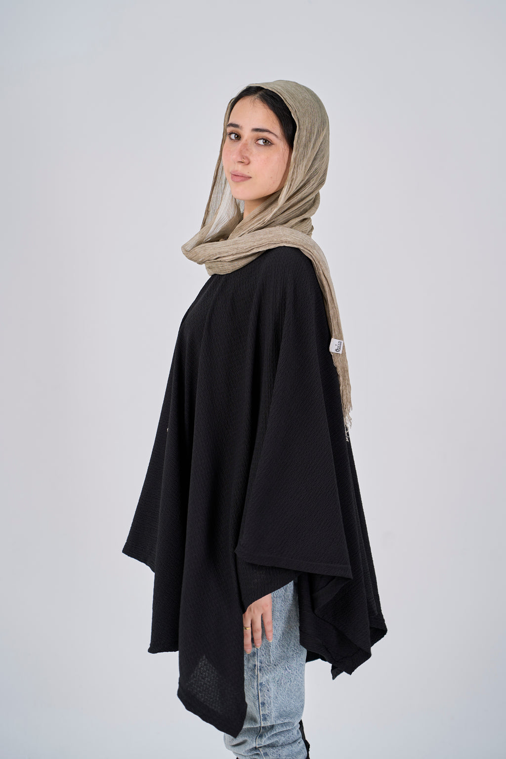 Hollow-out shawl - Black