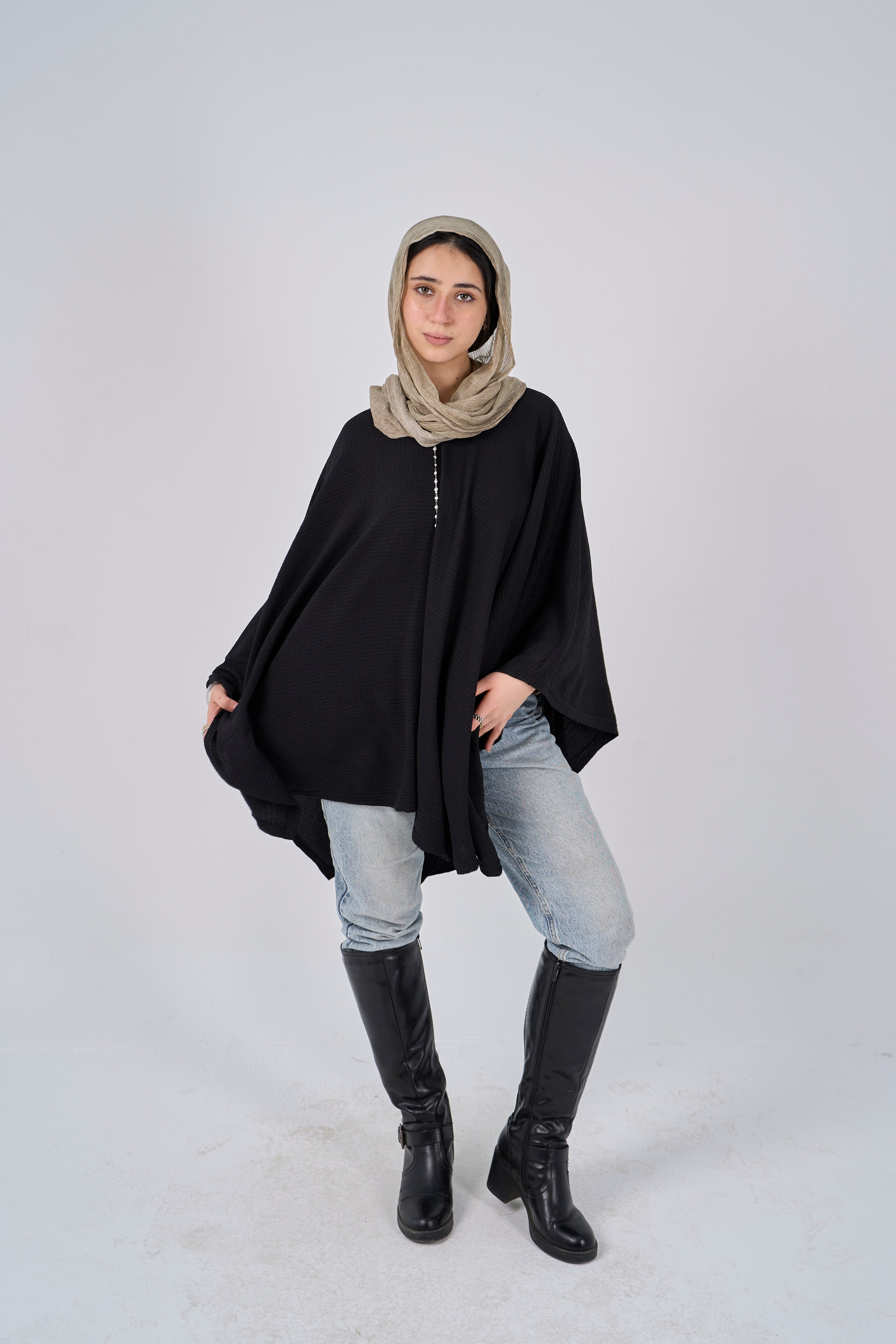 Hollow-out shawl - Black