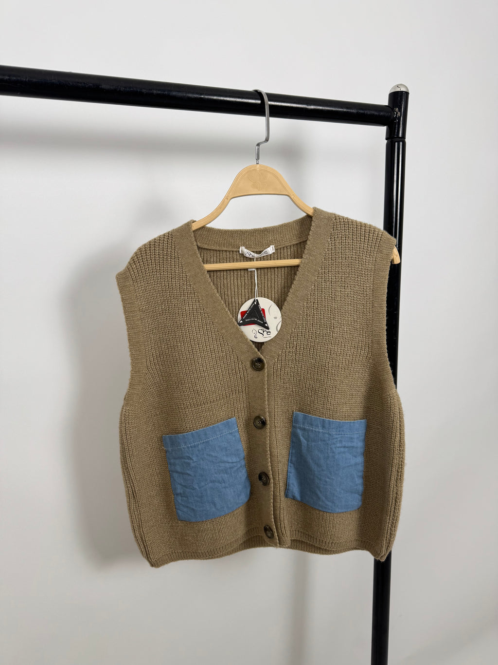 Knit vest