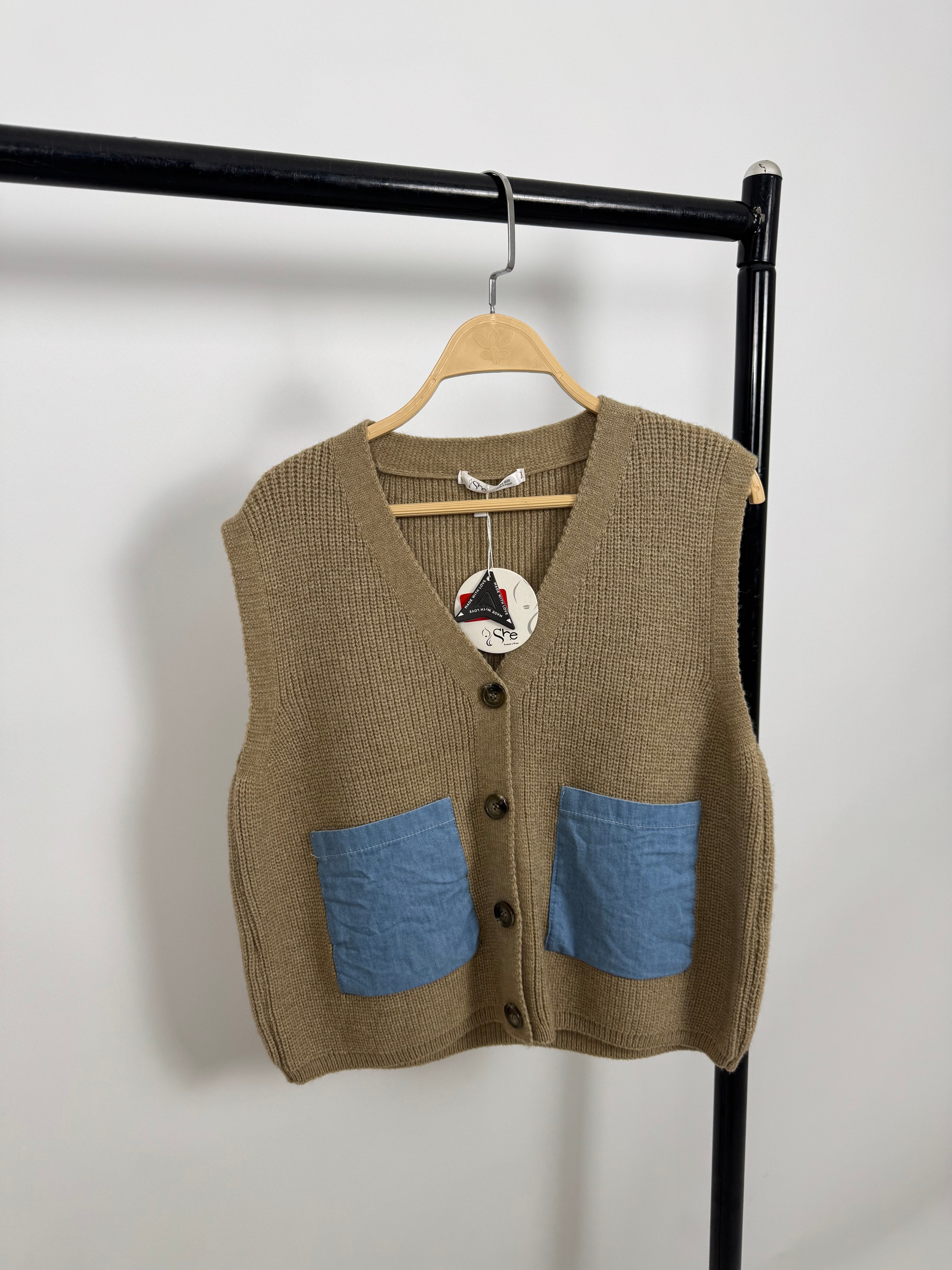 Knit vest