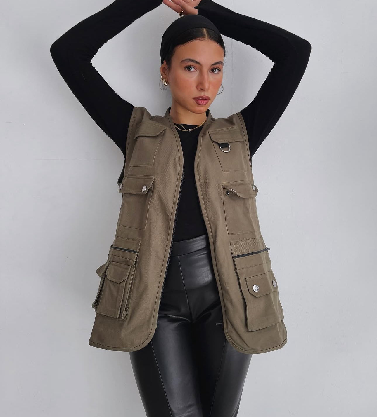 Multi pockets vest