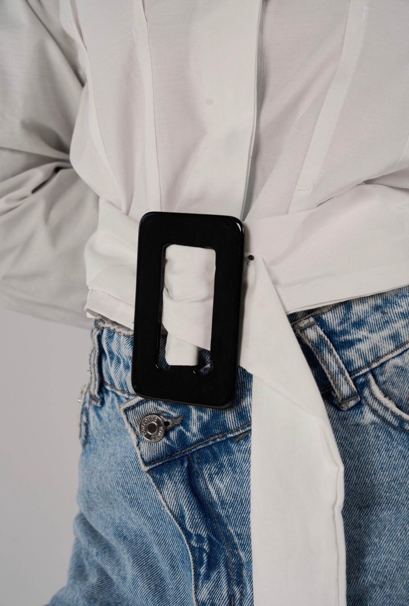 Shirt with belt - white
