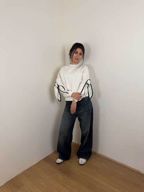 Bow sweatshirt